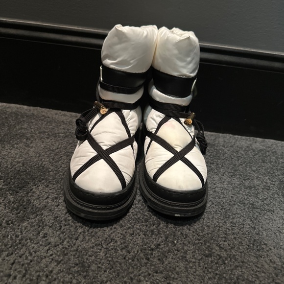 Chanel snow boots - Picture 2 of 6